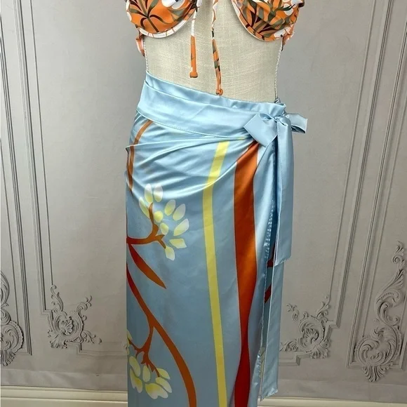 Three Piece-Set Bali Floral Bikini Swimsuit and Pareo Coverup - Picture 6 of 11